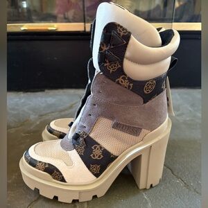 Guess‎ Beige and Black Combat Boots Size 5 NWOT